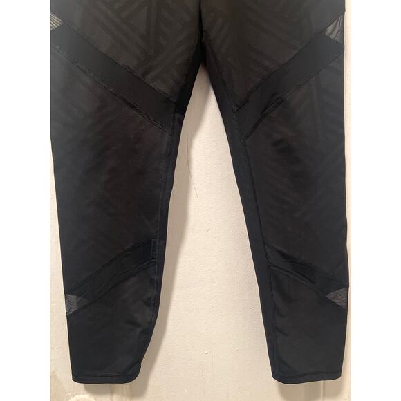 Active by Old Navy Go Dry Black Geometric Mesh Ankle Cropped Leggings Size L - Picture 4 of 13
